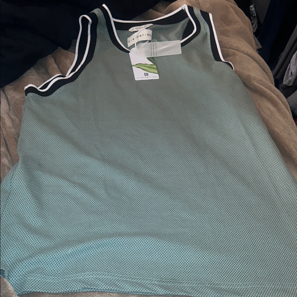 Men distortion tank